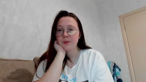 Lily Chays online show from October 14, 1:52 am