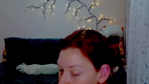 lily_ember online show from February 5, 7:28 pm