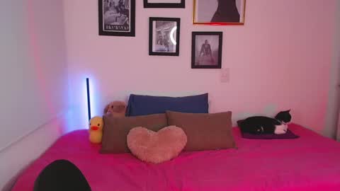 just lily online show from March 1, 11:26 pm