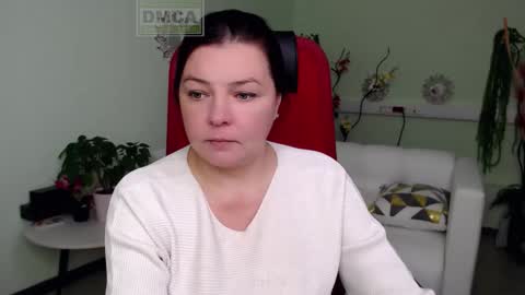 Lily online show from October 20, 4:50 am