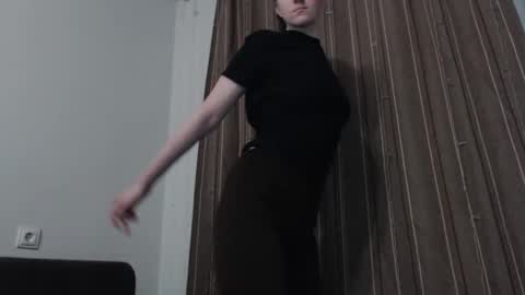 lily_love_x online show from September 22, 3:43 am