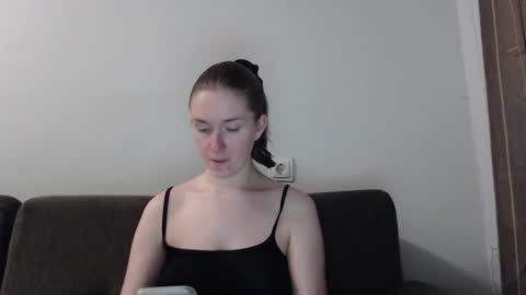 lily_love_x online show from September 23, 10:05 pm