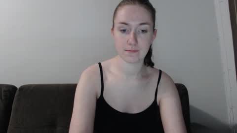 lily_love_x online show from September 30, 11:04 pm