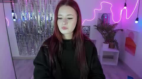 Snapshot of lily_moonlight chatting on September 23, 7:02 am Lily online show from September 23, 7:02 am