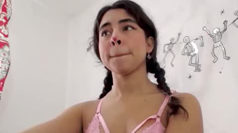 Lily Roberts online show from October 21, 3:48 pm