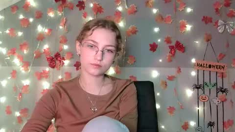 small lily online show from October 9, 12:10 pm