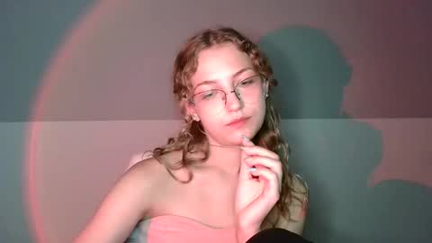 small lily online show from September 12, 3:36 pm
