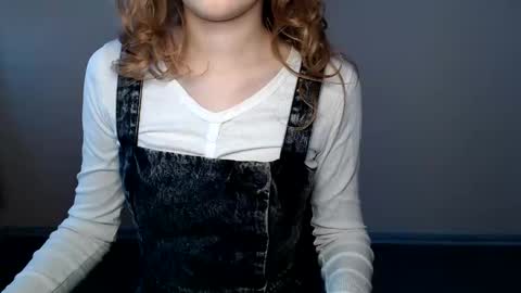 small lily online show from March 10, 1:59 pm