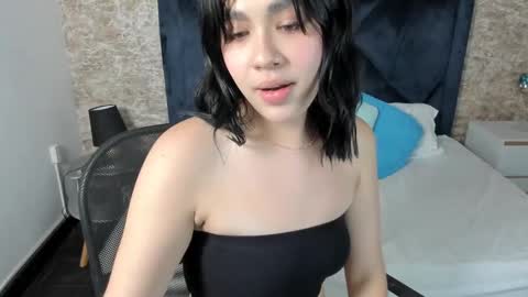 LilyWoodz online show from February 26, 7:10 pm