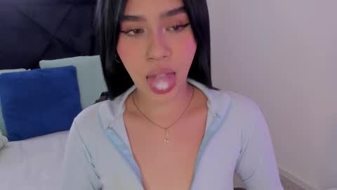 LilyWoodz online show from January 5, 7:06 pm