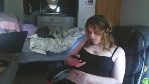 lilybvixen online show from April 10, 1:49 pm