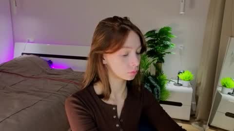 lilylisy online show from November 26, 1:41 pm