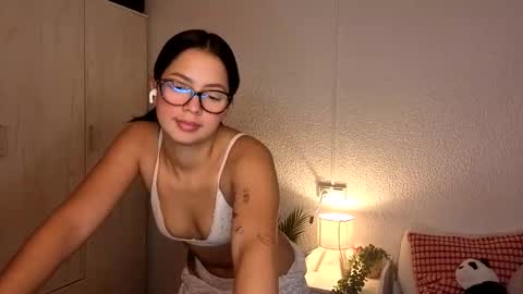 LillyPanda online show from October 24, 8:09 pm