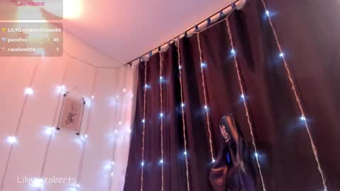 Lily Roberts  online show from December 5, 4:26 am