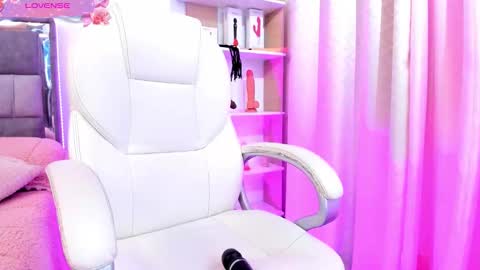 Lily online show from November 8, 10:57 pm