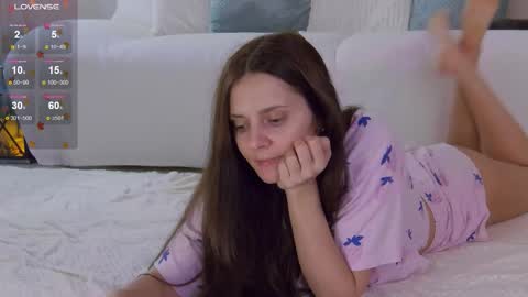 Lily online show from November 8, 2:42 pm