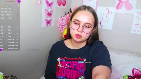 Snapshot of lilysweet13 chatting on September 14, 2:51 pm Lily online show from September 14, 2:51 pm