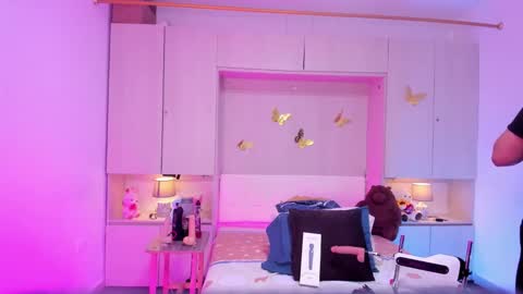 lilywhitee1 online show from January 16, 4:21 am