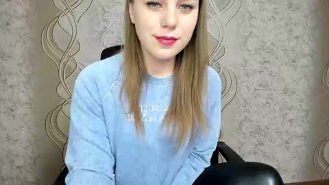Snapshot of limebabykristi123 chatting on October 22, 10:29 am online show from October 22, 10:29 am