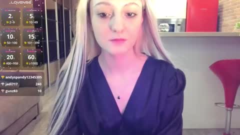 lin_xi online show from February 19, 10:12 am