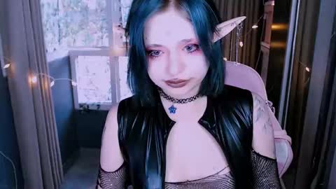 Snapshot of lina2d_tyan chatting on October 18, 10:52 am Lina2D tyan online show from October 18, 10:52 am