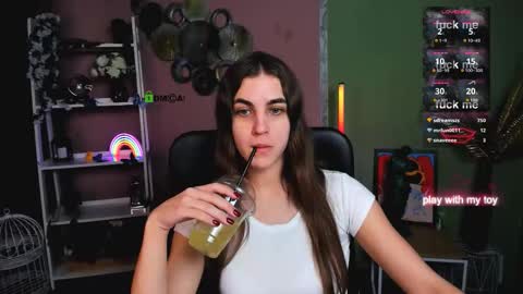 lina_fox12 online show from December 4, 3:00 pm