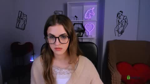 Snapshot of lina_fox12 chatting on October 6, 12:45 pm lina_fox12 online show from October 6, 12:45 pm