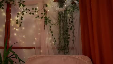 Snapshot of lina_n_kitty chatting on February 22, 5:24 pm Lina - online show from February 22, 5:24 pm