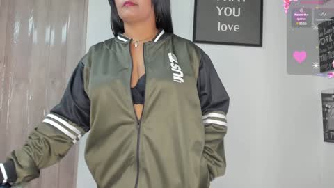 Snapshot of lina_sanchezih chatting on January 27, 2:57 pm LINA SANCHEZ online show from January 27, 2:57 pm