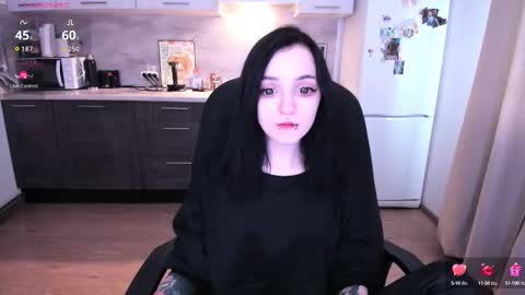 Snapshot of lina_tyaan chatting on October 13, 12:18 pm Lina 3 1715622743 online show from October 13, 12:18 pm