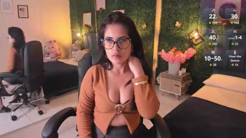 Snapshot of linagh chatting on September 12, 12:07 pm Lina online show from September 12, 12:07 pm