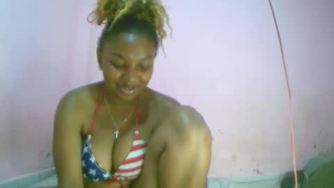 Snapshot of linah1123 chatting on October 13, 11:29 pm linah1123 online show from October 13, 11:29 pm