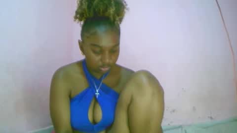 Snapshot of linah1123 chatting on October 17, 9:24 am linah1123 online show from October 17, 9:24 am