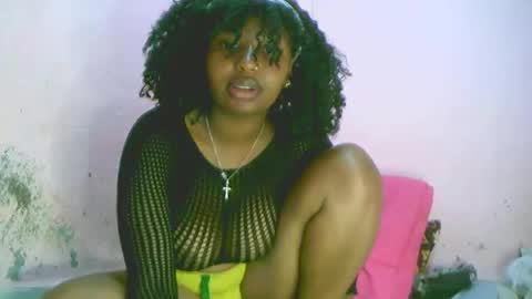 Snapshot of linah1123 chatting on October 6, 5:47 am linah1123 online show from October 6, 5:47 am