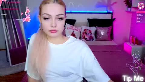 I am Lina online show from January 17, 6:50 pm