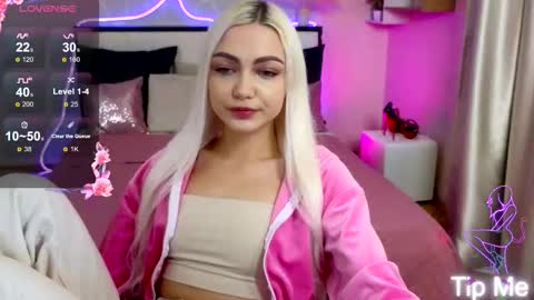 I am Lina online show from October 19, 2:22 pm