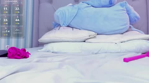 L I N A  online show from January 22, 6:10 am