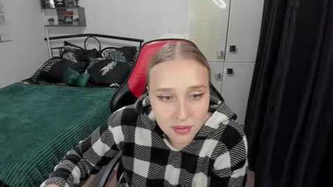 Snapshot of linatruly chatting on September 10, 9:27 pm Lina online show from September 10, 9:27 pm