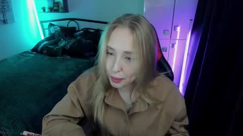 Snapshot of linatruly chatting on October 10, 9:41 pm Lina online show from October 10, 9:41 pm