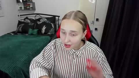 Snapshot of linatruly chatting on September 24, 9:21 pm Lina online show from September 24, 9:21 pm