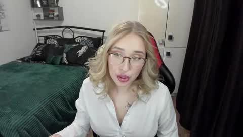 Snapshot of linatruly chatting on September 19, 10:02 pm Lina online show from September 19, 10:02 pm