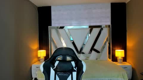  Linda  online show from January 12, 6:37 pm