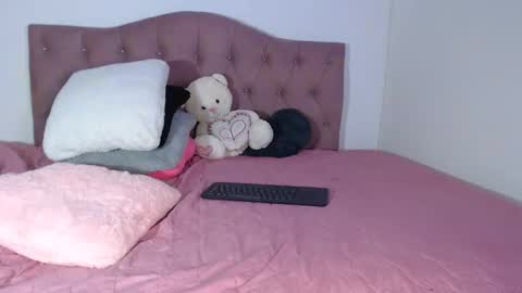 Snapshot of linda_581 chatting on September 22, 11:42 pm linda online show from September 22, 11:42 pm