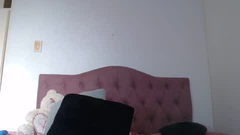 Snapshot of linda_581 chatting on September 19, 9:40 pm linda online show from September 19, 9:40 pm