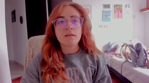 Snapshot of linda_giggle chatting on January 6, 5:06 pm Giggles online show from January 6, 5:06 pm