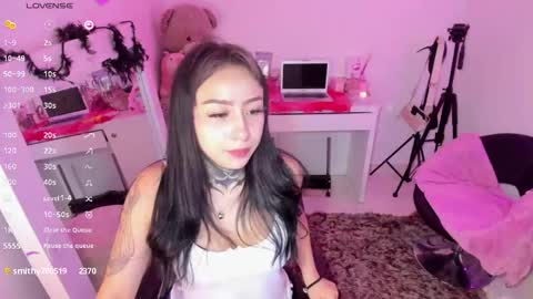 Lindaa maria  online show from November 15, 4:25 am