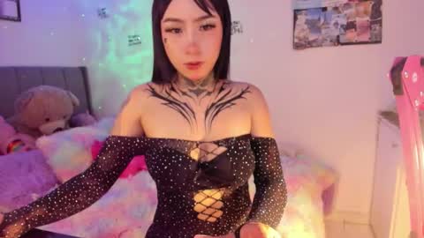 Lindaa maria  online show from February 14, 1:19 am