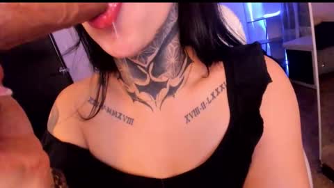 Snapshot of lindaa_miller chatting on October 10, 12:27 am linda miller online show from October 10, 12:27 am