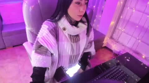 Snapshot of lindaa_miller chatting on February 25, 11:21 am linda miller online show from February 25, 11:21 am