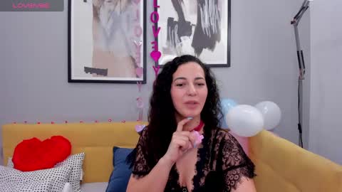 Linda online show from February 14, 1:34 am